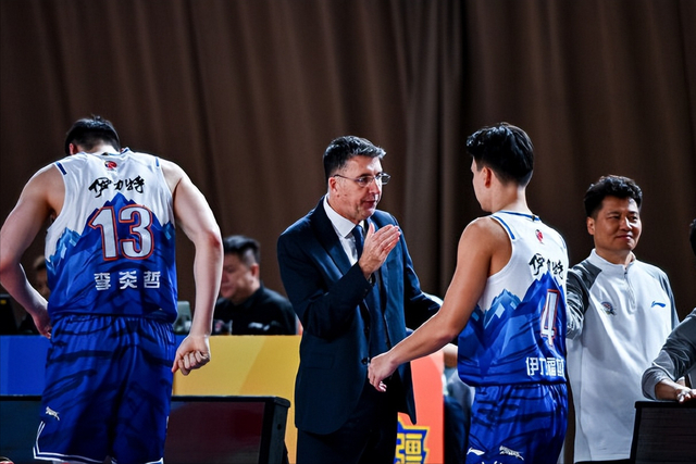 山东男篮客场大胜新疆送四连败 球队或提前无缘