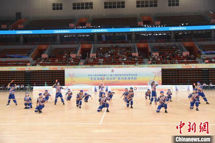 用一根绳子跳出民族风：以火彝绳花为例的传统