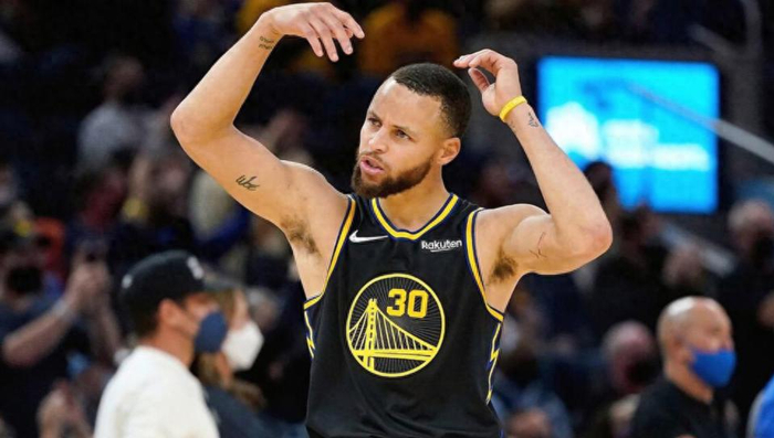 波尔津吉斯率勇士三连胜