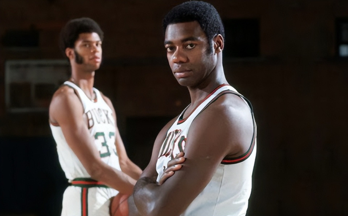 张伯伦以358场纪录领跑历史15000分里程碑