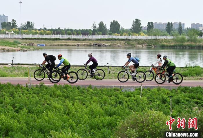 石家庄举行首届环城绿道骑游大会千余名骑手参