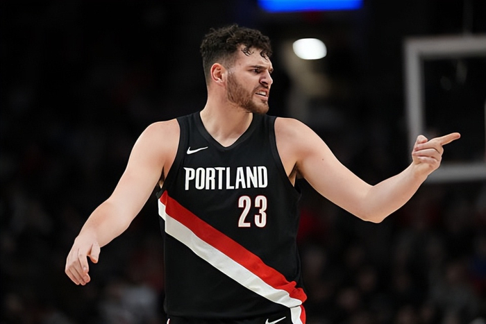 开拓者迎战马刺 老友对决成焦点