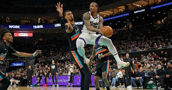 马刺大胜国王迎三连胜 威少里程碑文班亚马18+