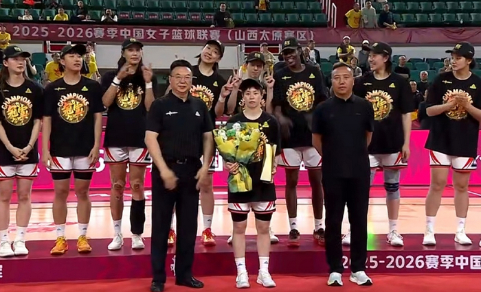 李缘总决赛爆发加冕MVP 宫鲁鸣弃用引关注