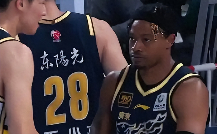 贺希宁成深圳队史首MVP 粤辽两队颗粒无收 新生代
